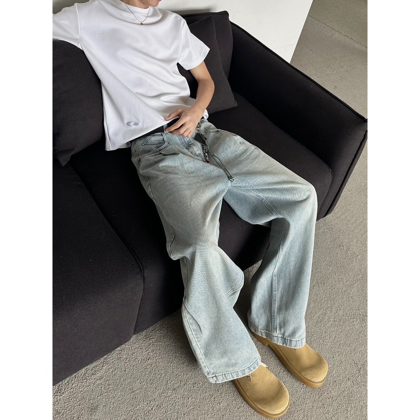 Light-blue Washed-in-wash-and-wear Jeans For Men That Go With Everything