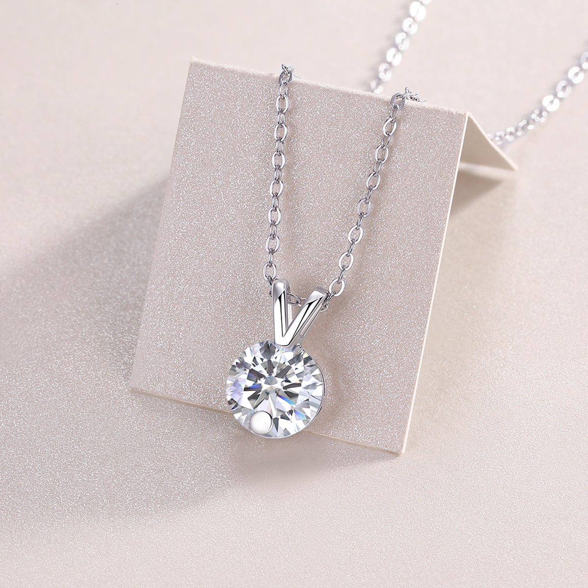 1V-shaped - A Fashionable And Luxurious Diamond Jewelry Piece Set With 2-carat Moissan Diamond S925 Sterling Silver And Platinum-plated Pendant Prohibit TikTok sales
